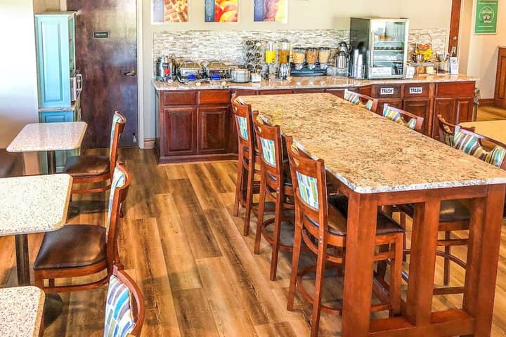 Breakfast area